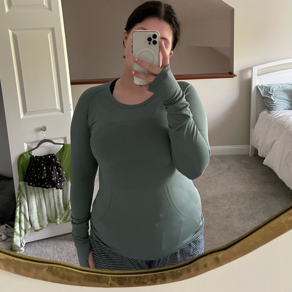 LuluLemon Shirt - Picture 3 of 5